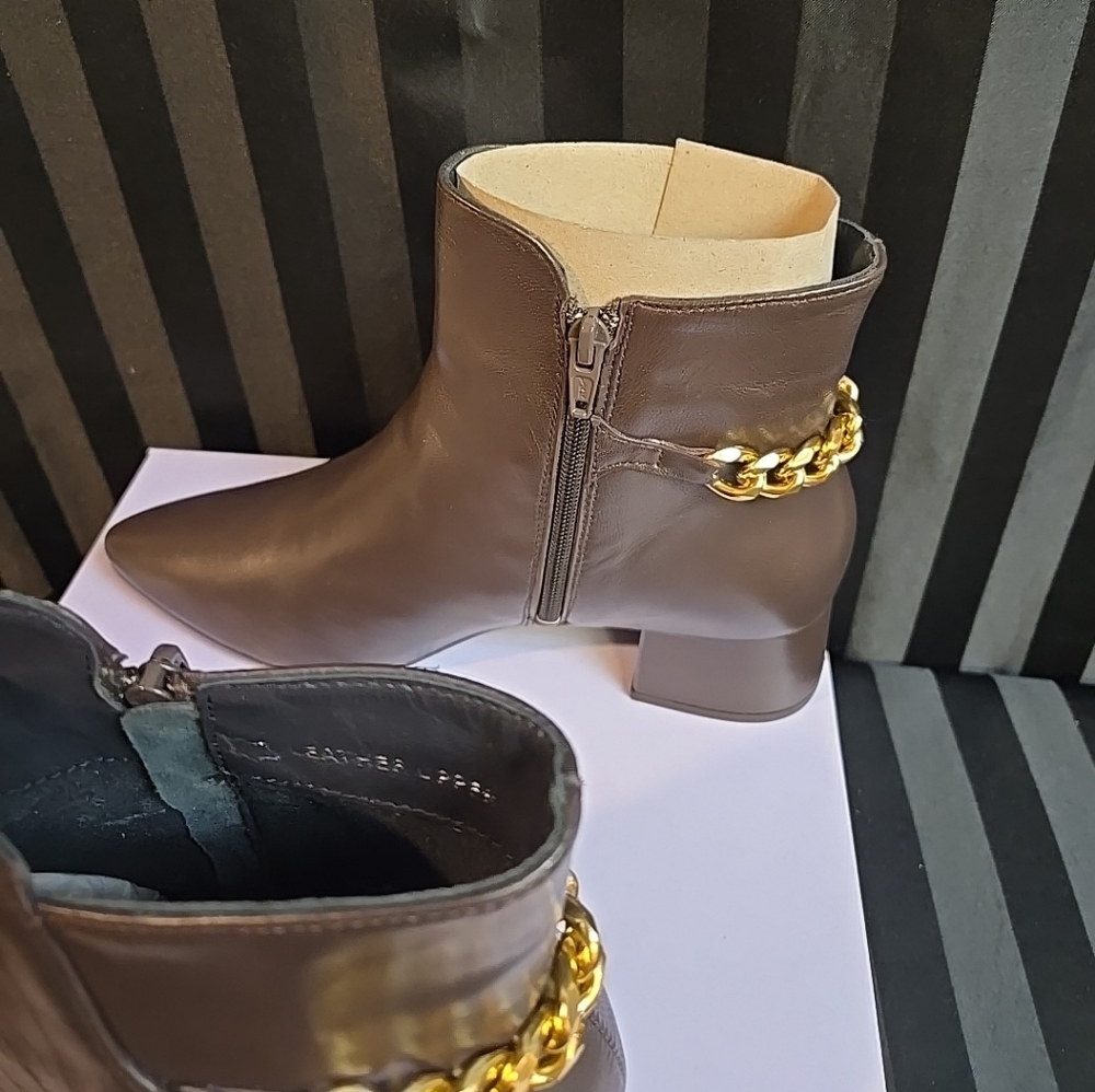 Women EU 36 & 37 Eric Michael Turin Cordero Brown Chain Accent Leather Zip Boots - Picture 12 of 16
